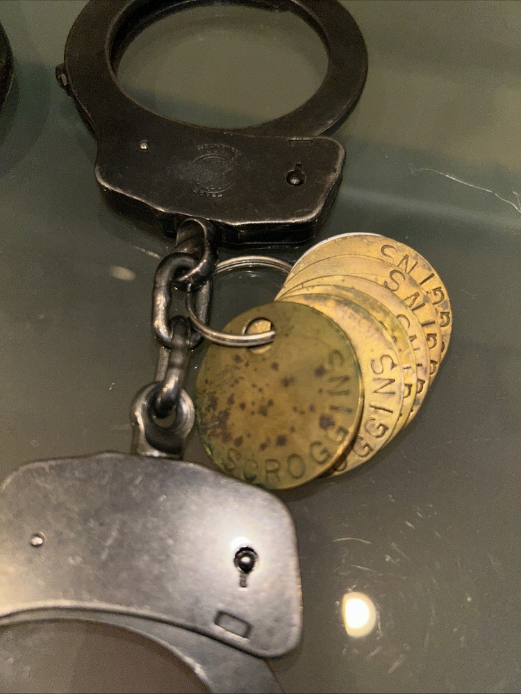 Smith & Wesson Model Unknown NO KEY Leather Holder From Estate