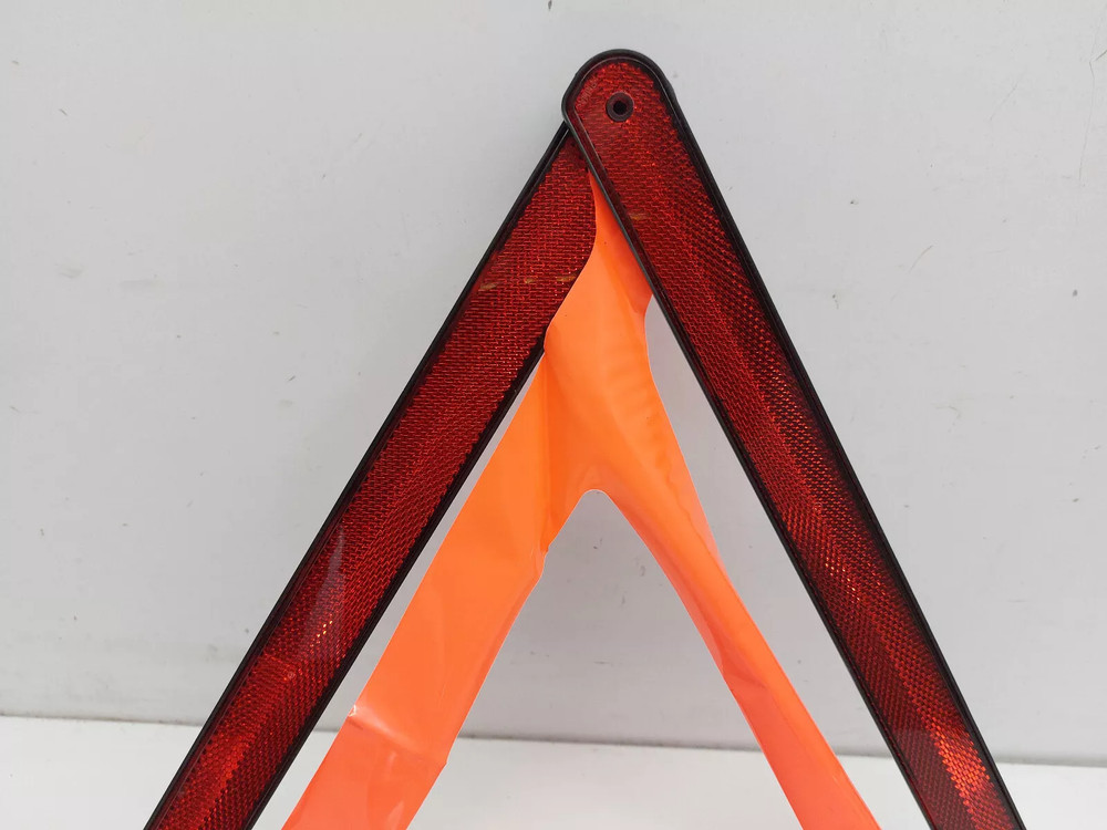 BMW X1 E84 EMERGENCY HAZARD WARNING TRIANGLE 2011 6770487