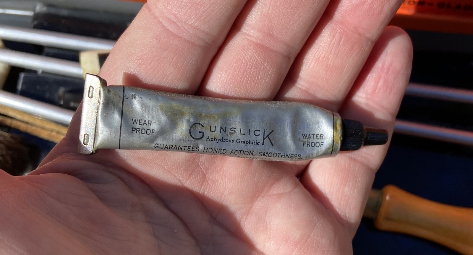 Old Vintage MARBLE'S GUN CLEANING KIT Metal Tin Box w/ Rod and some Accessories