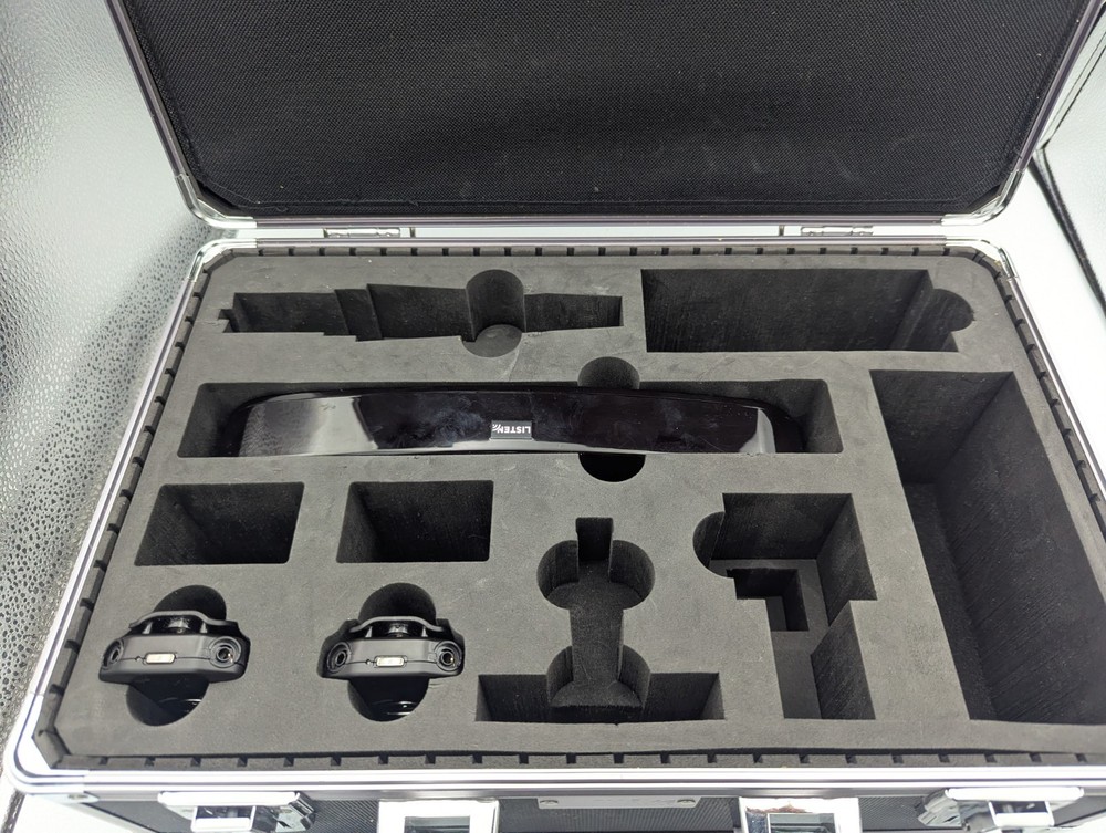 LISTEN TECHNOLOGIES LT-84-03 With Case
