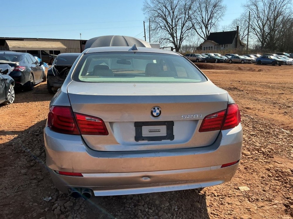 528I 2011 Glove Box 4958749