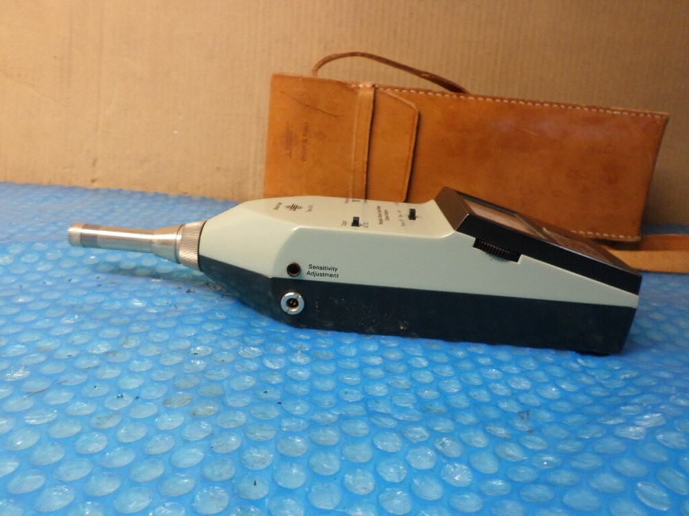 Bruel Kjaer Type 2215 Portable Precision Sound Level Meter Octave Analyzer
