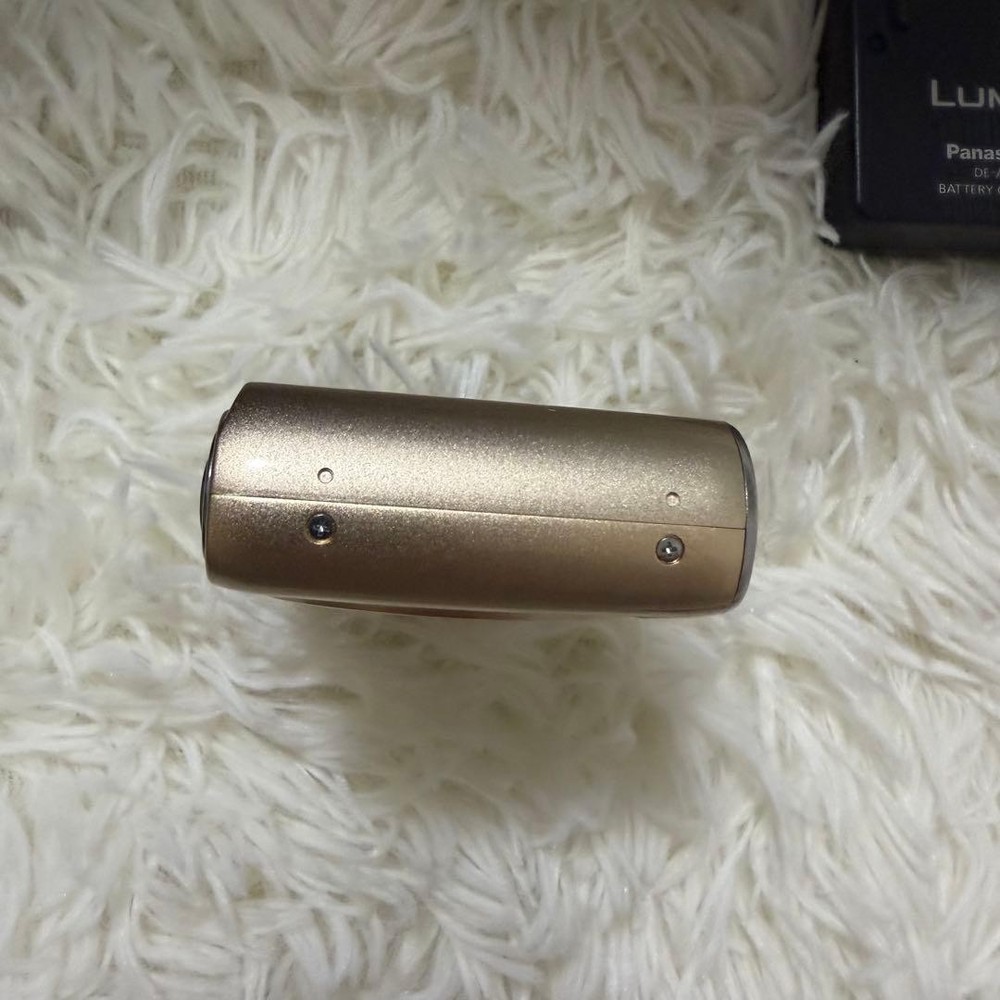 Panasonic DMC FX70 Compact Digital Camera Gold pre-owned condition
