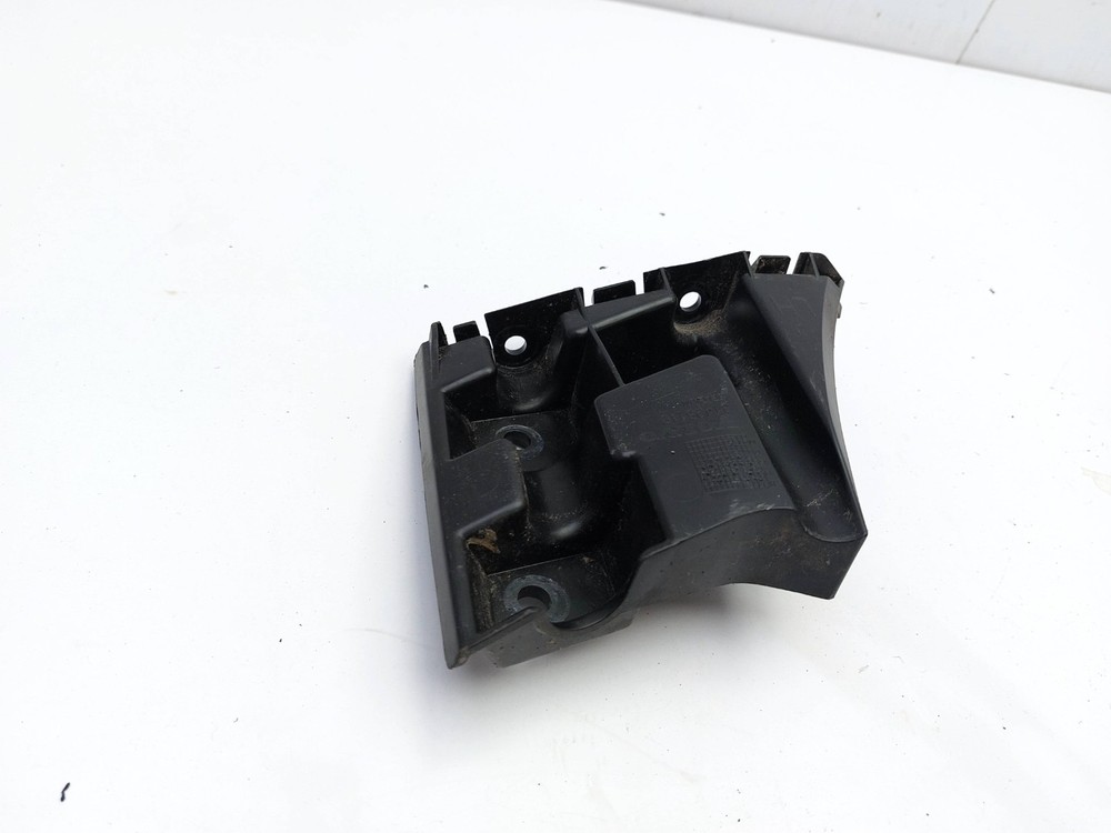 FRONT LEFT BUMPER BRACKET MOUNT SUPPORT 31425110 VOLVO V40 2016