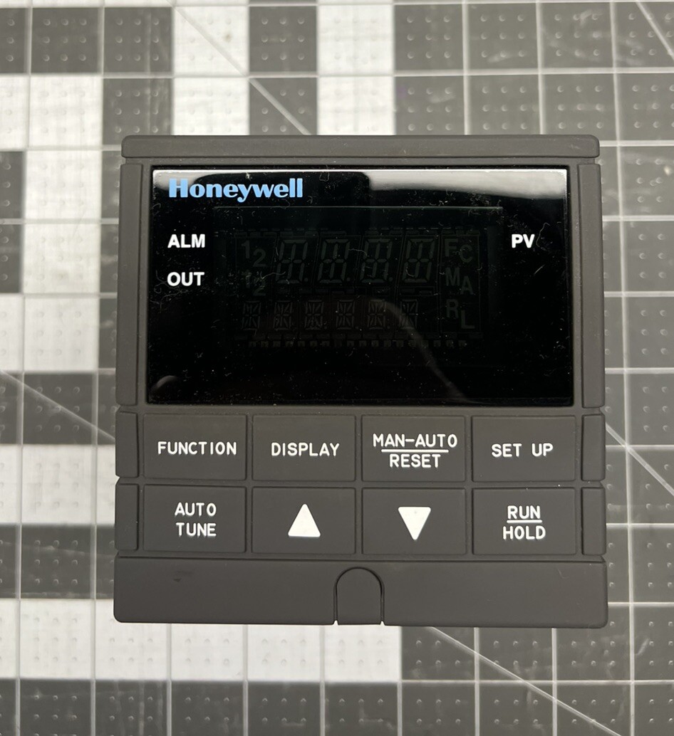 NEW HONEYWELL DC230B-TO-00-10-0000000-00-0 UDC2300 MINI-PRO CONTROLLER