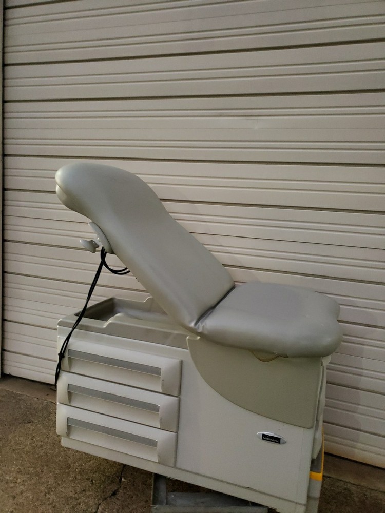 Midmark 604 Exam Table Excellent Condition
