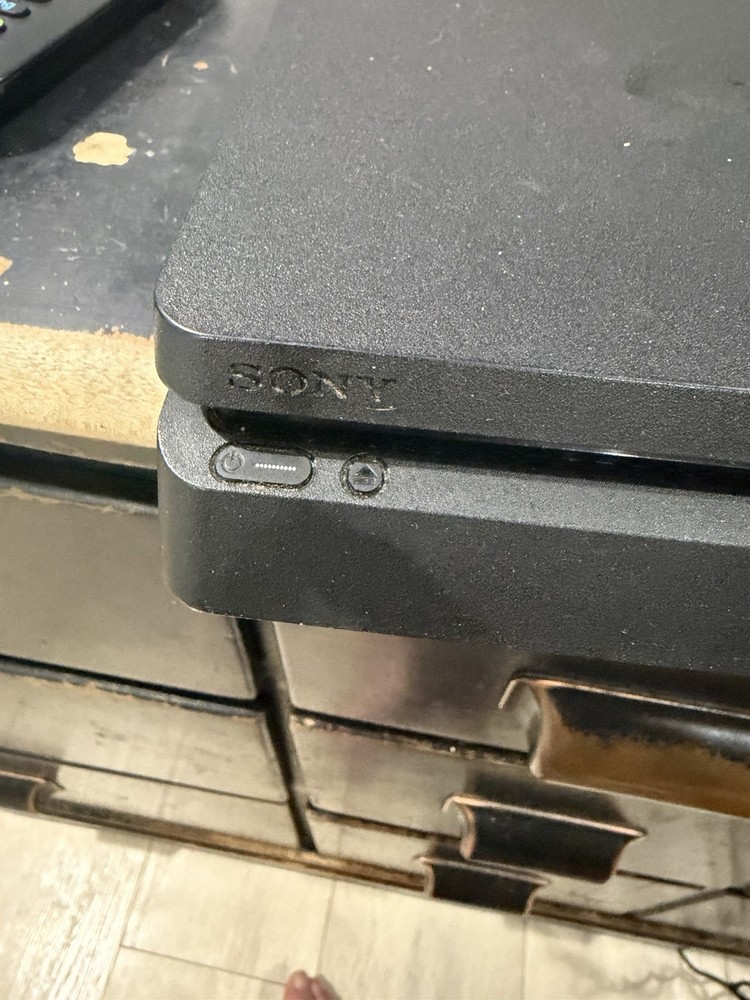 playstation 4 console bundle-7 Games, 1 Headset, HDMI And Power Cable- 1 TB