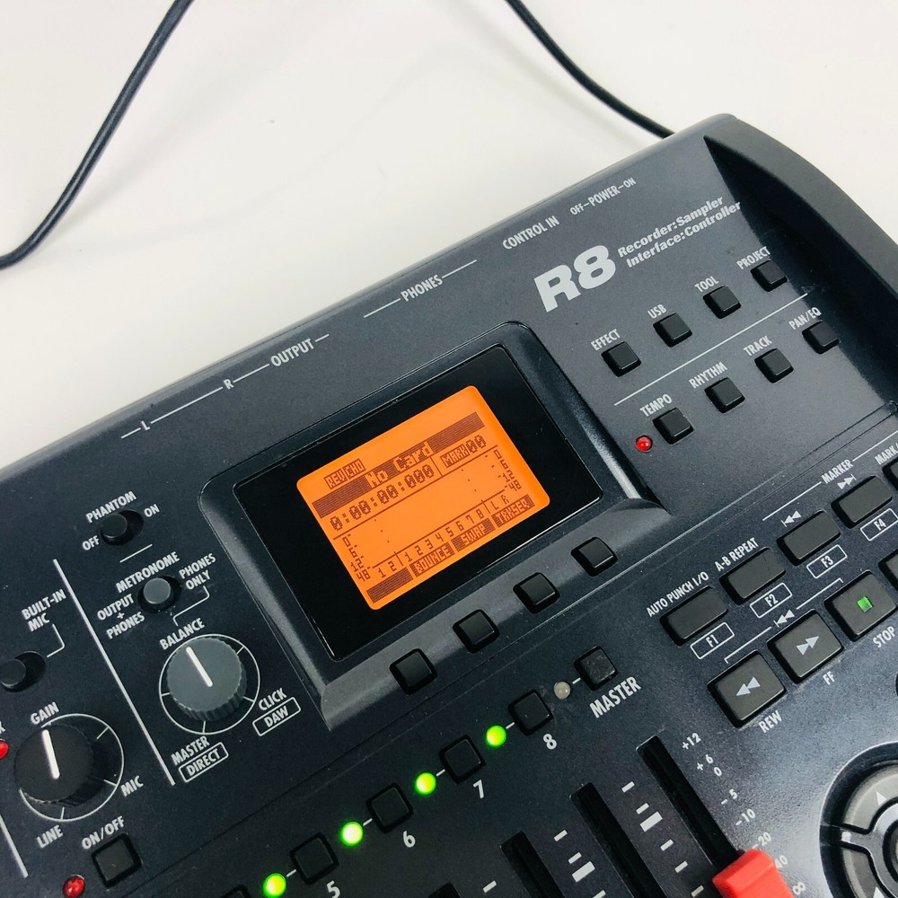 Zoom R8 Multitrack Digital Recorder 8-track MTR Sampler Working Order