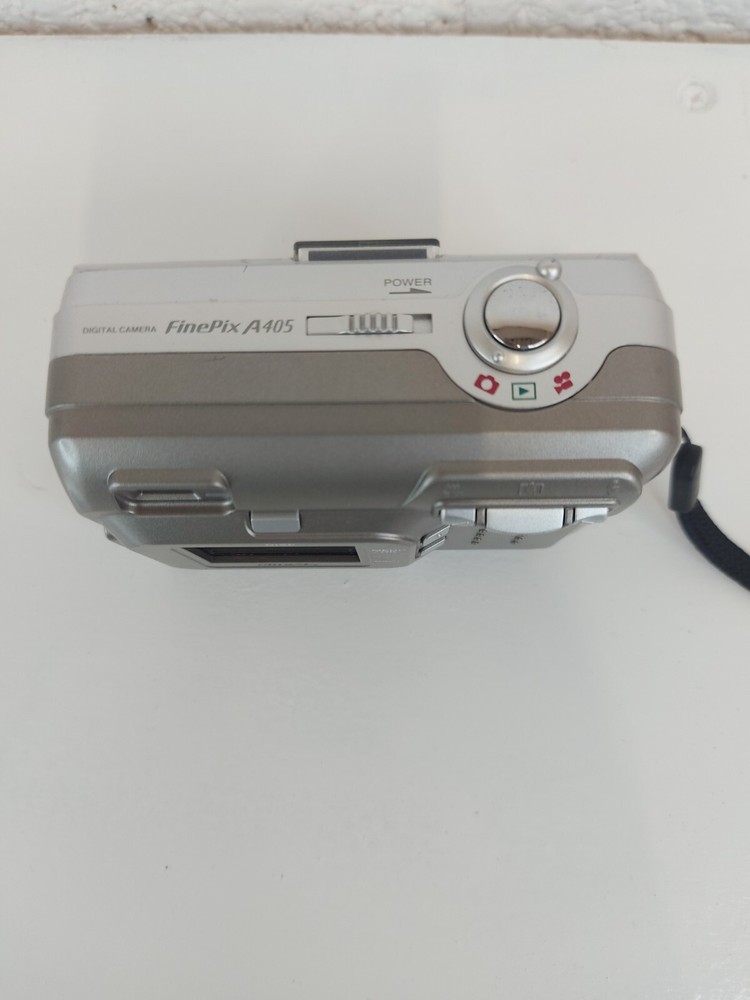 Fujifilm FinePix A405 2.0MP Retro Digital Camera, Tested & Working