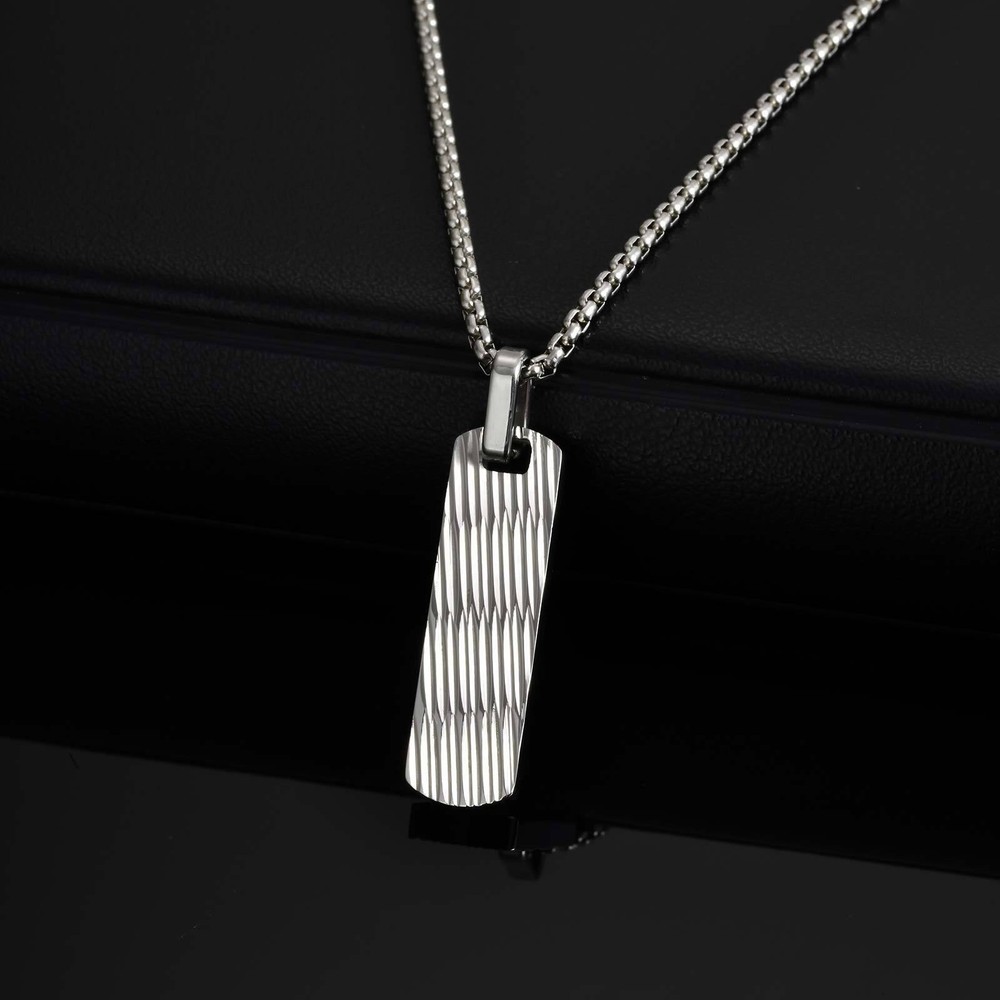 Geometric small square pendant necklace