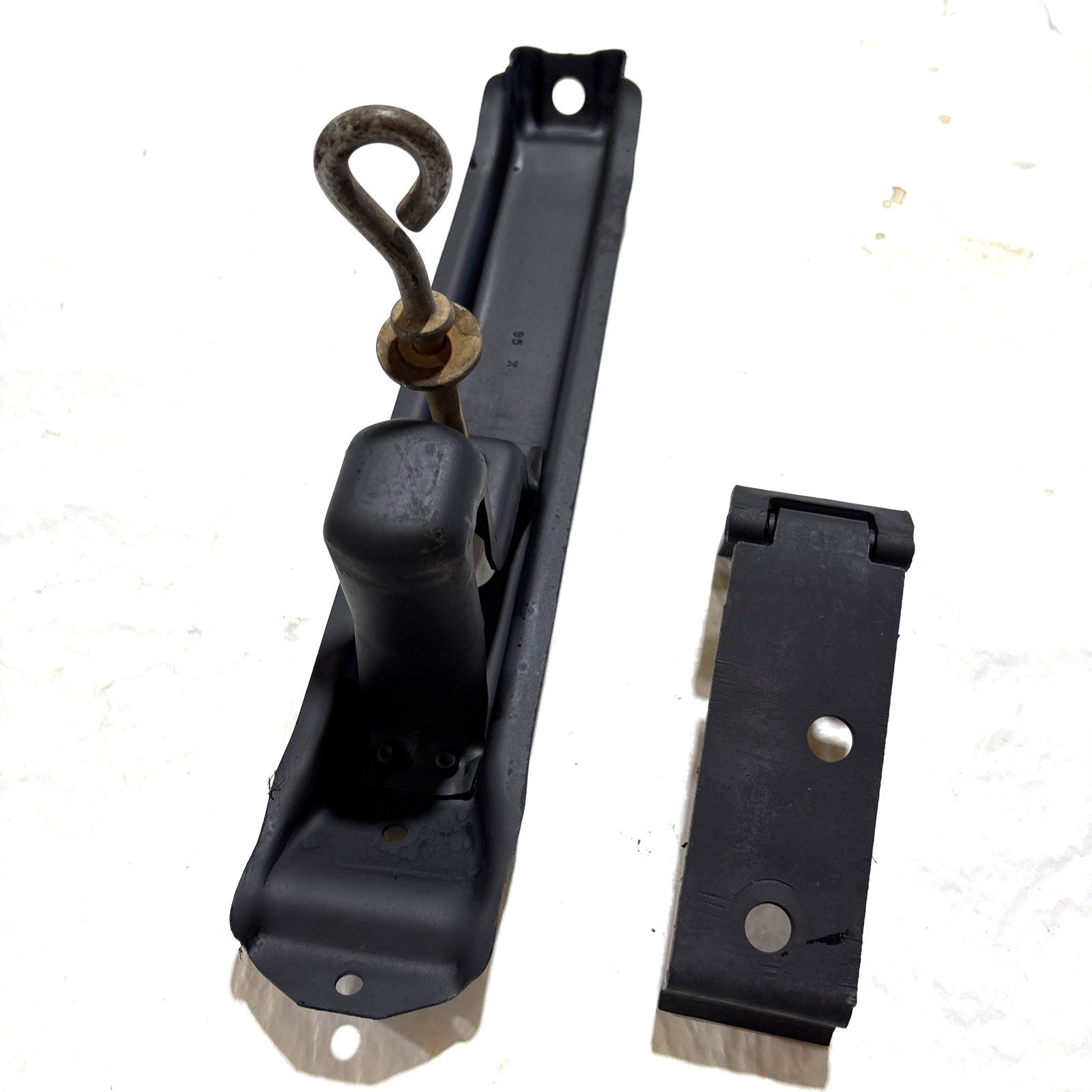 1983-1997 Ford Ranger spare tire carrier (original) Mazda B-Series