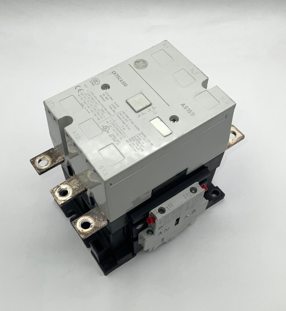 General Electric / CK75CA300 / BCLL11 / 3 Pole Contactor
