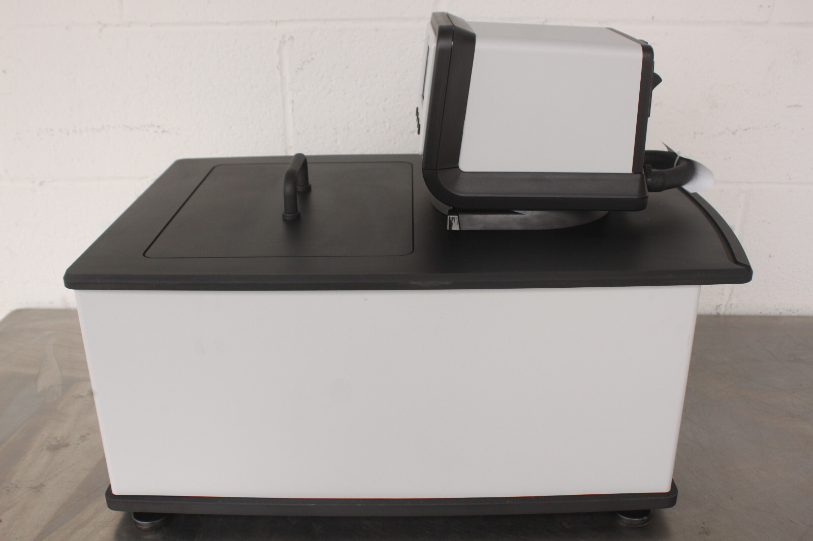 NEW VWR 89202-934 AD15H200-V11B AD 15L HT Heated Circulating Water Bath