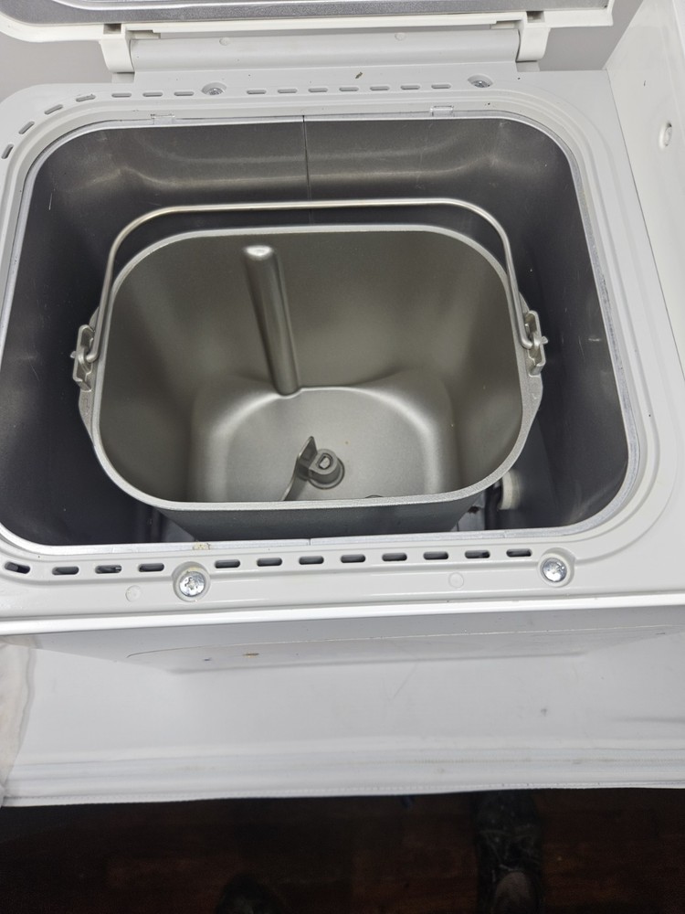 🍞 Panasonic SD-YD200 Automatic Bread Maker 2LB Loaf Machine Tested Powers On