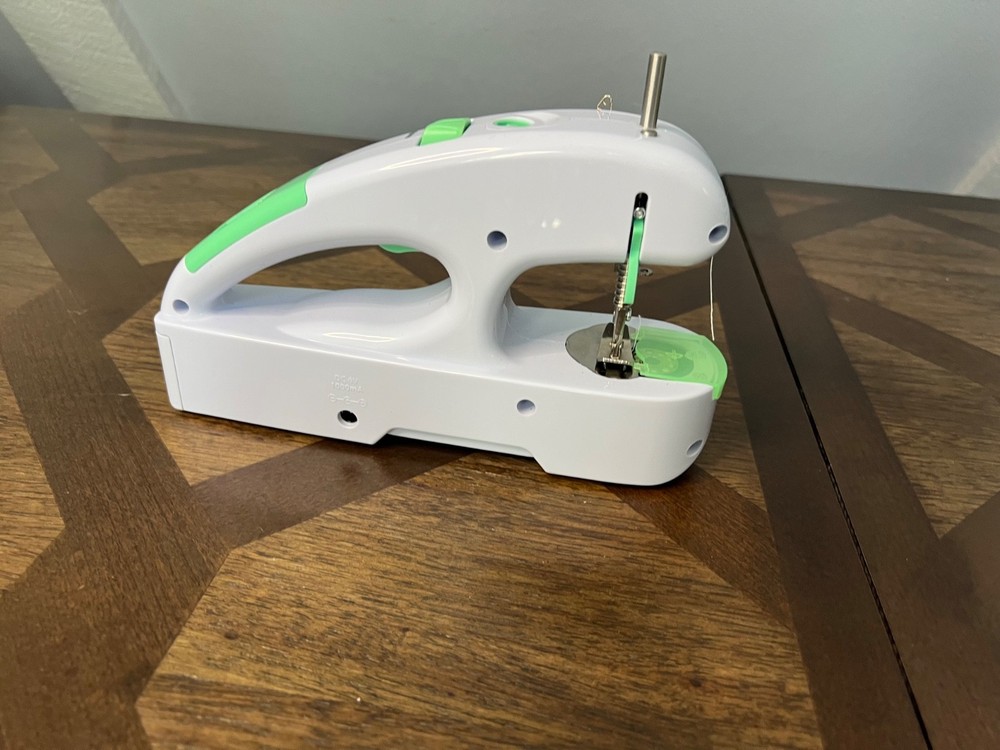 Singer Stitch Quick+ Cordless Mending Sewing Machine Portable
