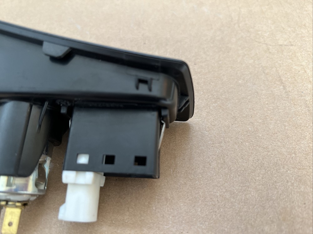 BMW E81/E82/E87/E88 04-13 USB AUX-IN 9 237 659