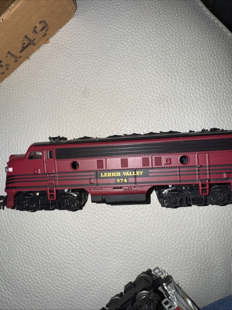 HO Scale Mantua Lehigh Valley Engine EUC