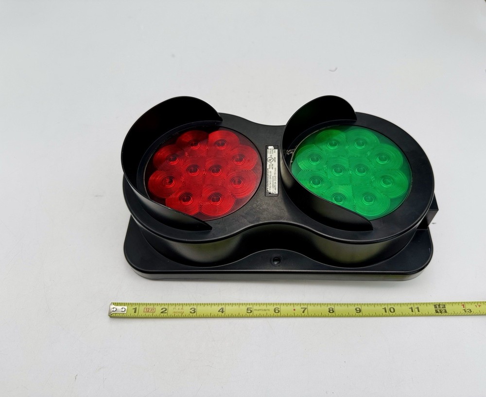 Traffic Control Visual Signaling Light Red & Green Truck Loading Dock Light