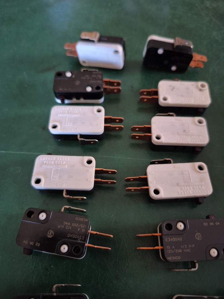 E3400A0 Cherry Electronics 15A Microswitch Snap Acting Lot Of 5