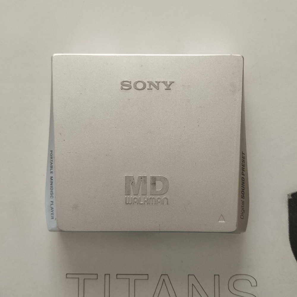 MiniDisc Player Sony MZ-E75 Walkman Silver Used Only Player