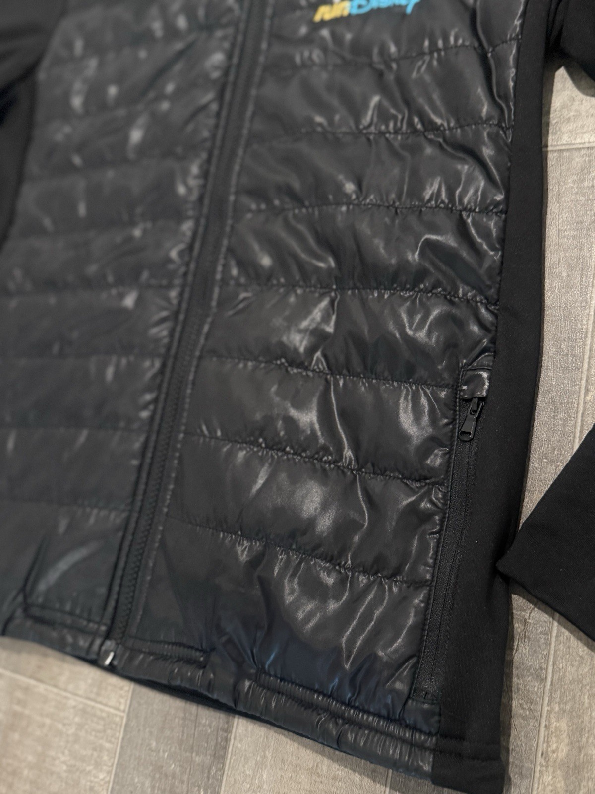 Run Disney Every Mile Is Magic Mickey & Friends Puffy Jacket Black Womens Medium