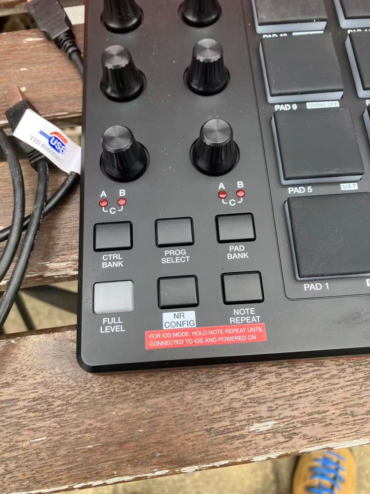 akai professional mpd218 midi pad controller tested