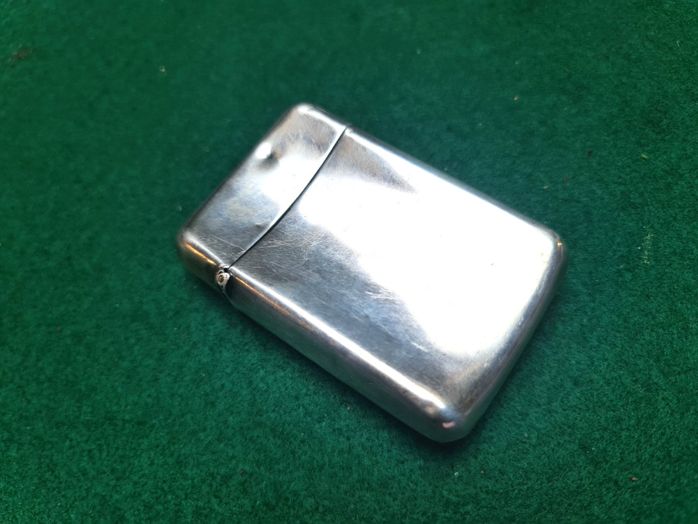 ATTRACTIVE SOLID SILVER VICTORIAN CARD CASE WITH EMBOSSED DECORATION