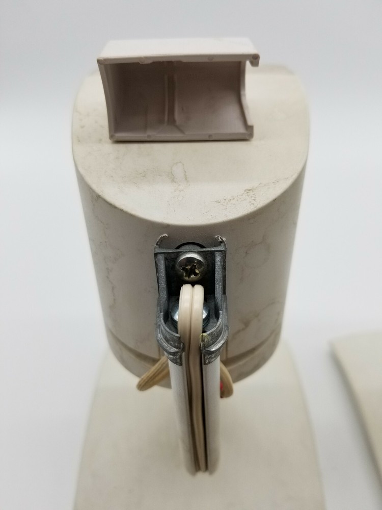 Bose Fresspace 3 Single Cube White Speakers