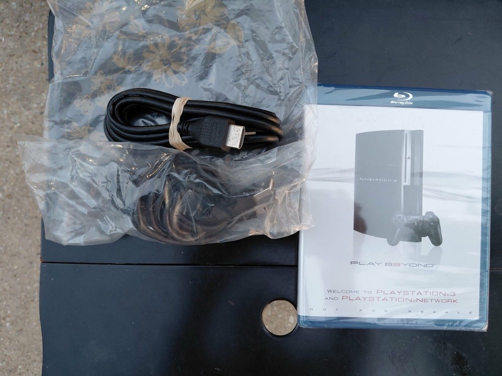 Sony PlayStation 3 CECHL01 80GB Black Console Bundle w/ Controller, Box, Cables