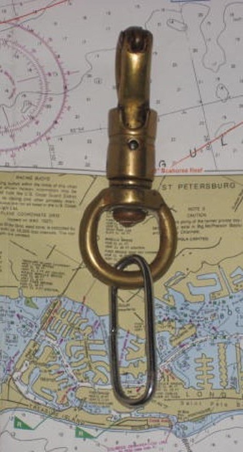 VINTAGE BRASS SNAP SHACKLES