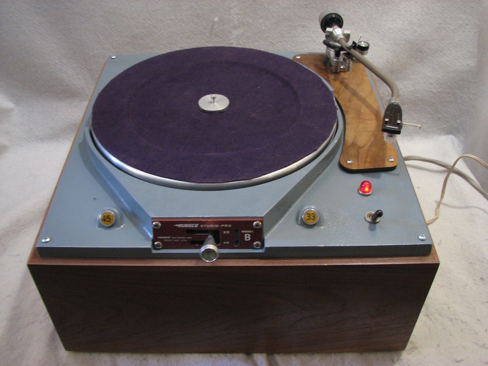 Russco Studio Pro Model B turntable