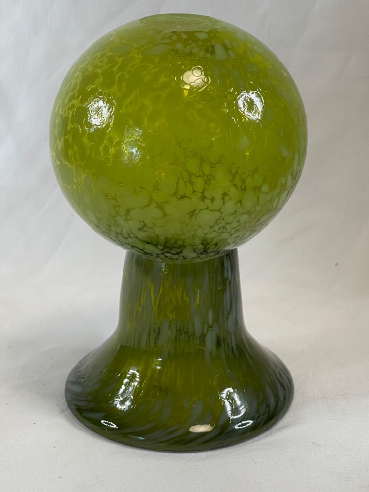 2 blown speckled bud Vases 5441