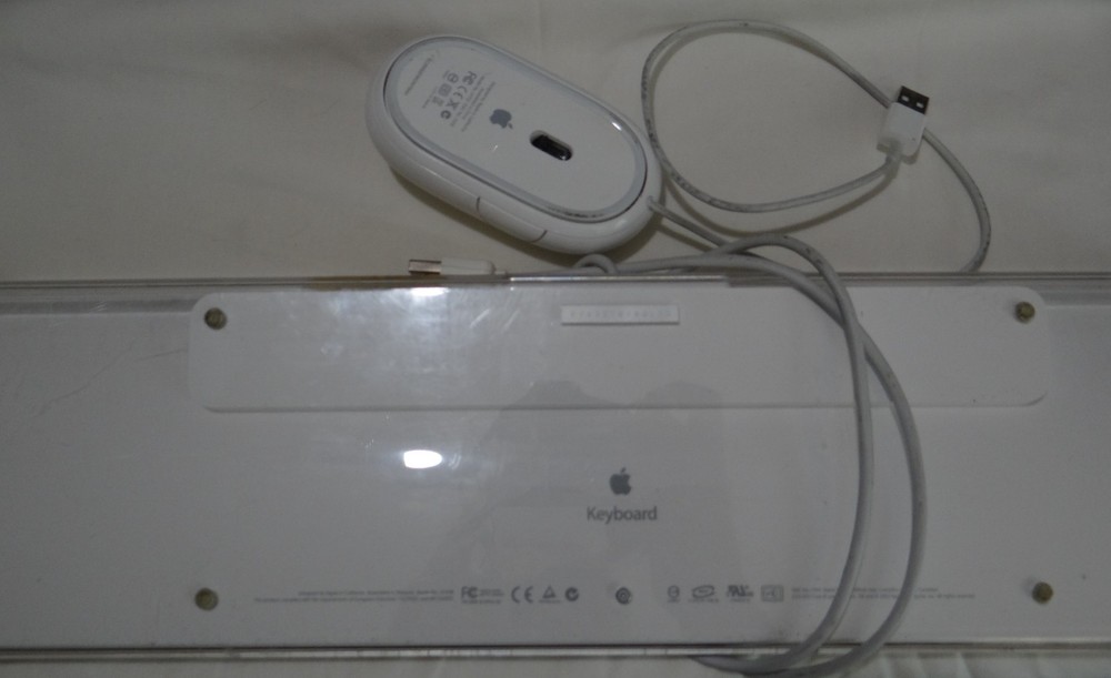 Apple Macintosh USB Keyboard and Mouse