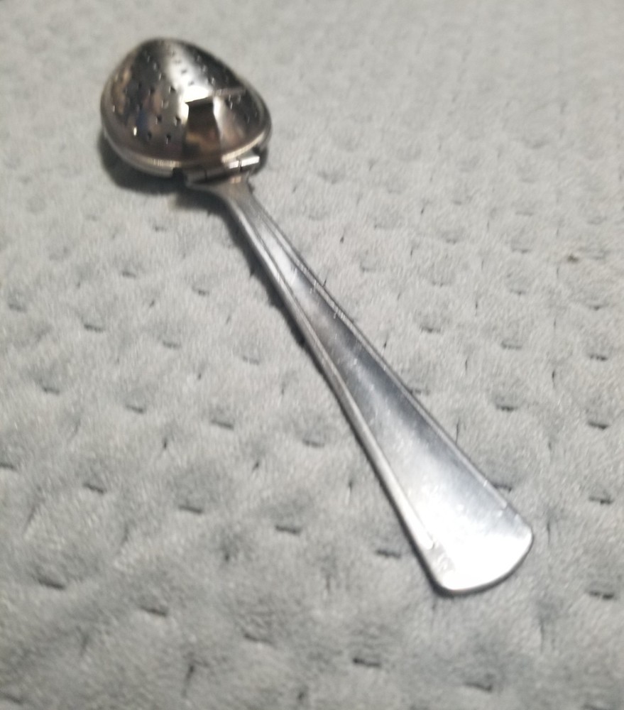 Stainless steel Hinged Tea Strainer/Infuser Spoon. 6" Large.