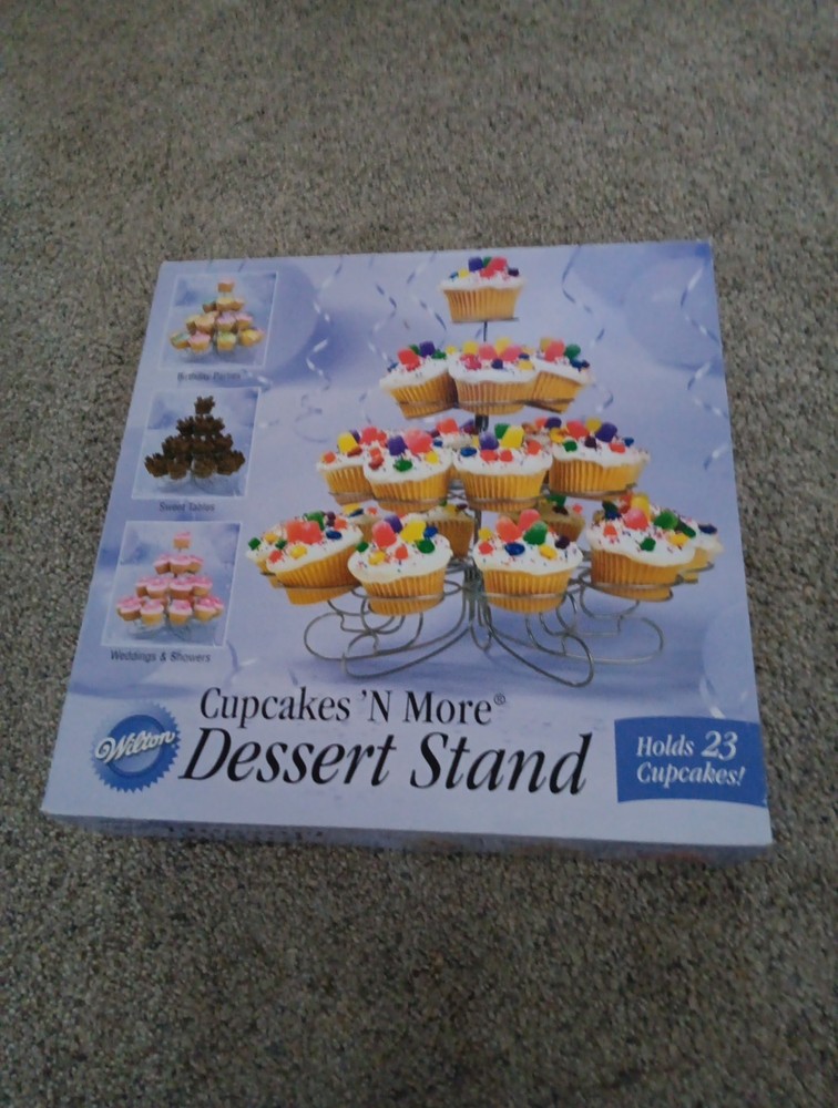 WILTON CUP CAKES & MORE STAND NEW