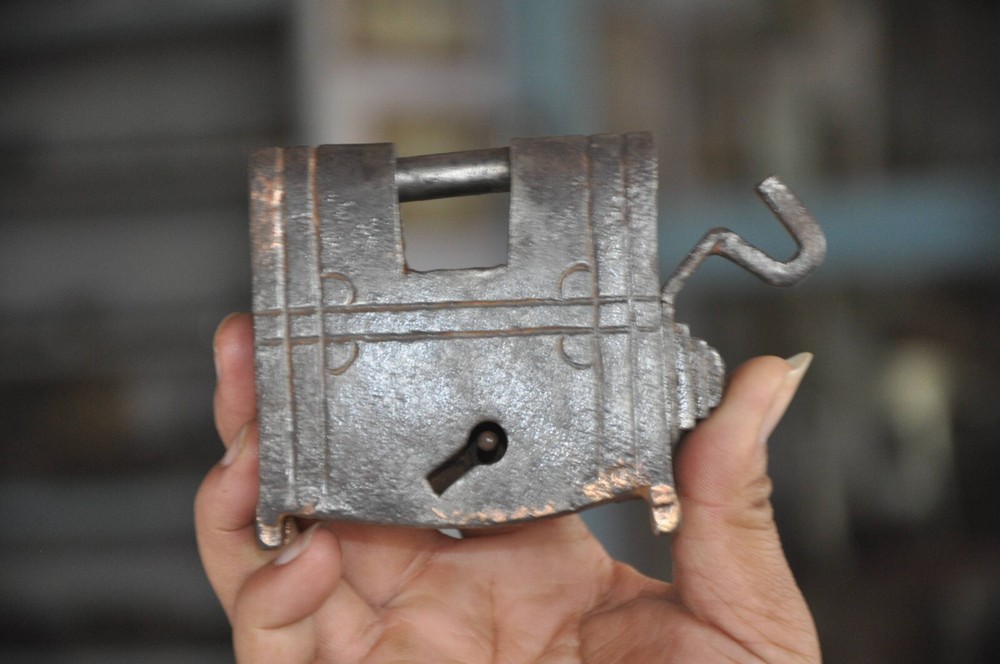 Vintage Iron Handcrafted Unique Square Shape Line Engraved Padlock