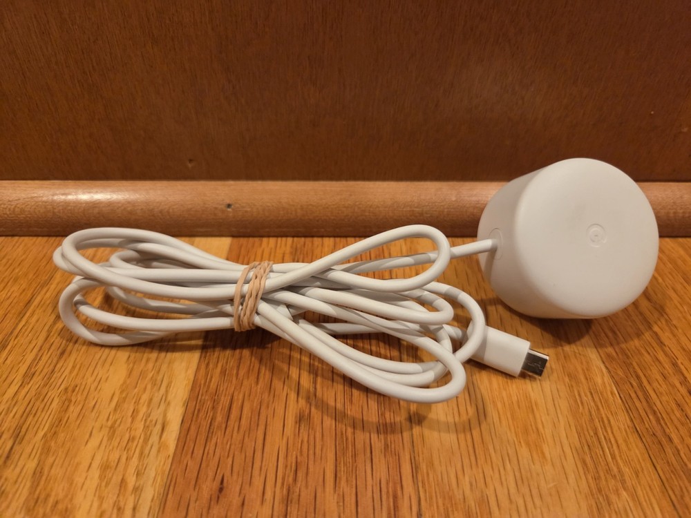 Google Home Mini Smart Speaker with Google Assistant Generation 1 (Chalk)