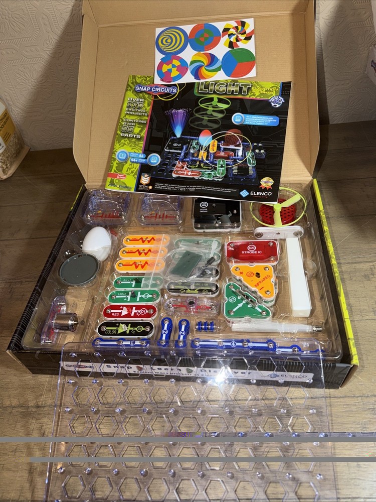 Snap Circuits LIGHT Electronics Exploration Kit Opened Box SCL-175 Fiber Optics