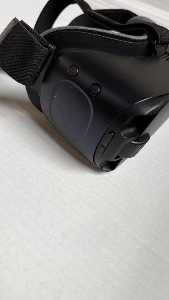 Samsung Gear VR Black Smartphone Virtual Reality Headset with controller
