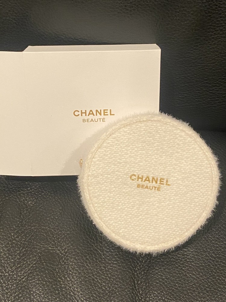 CHANEL Pouch Gift Holiday