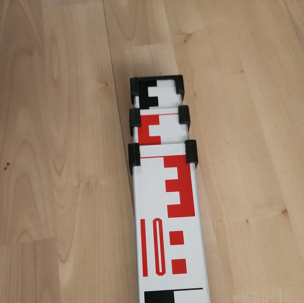 ALUMINIUM TELESCOPIC LEVELING STAFF - adjustable