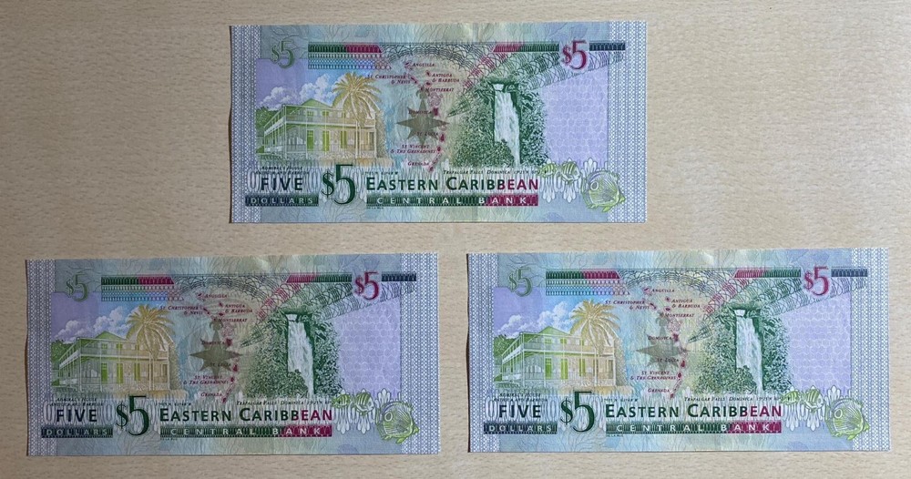 X3 EASTERN CARIBBEAN 5 DOLLARS - UNC - CONSECUTIVE NUMBERS
