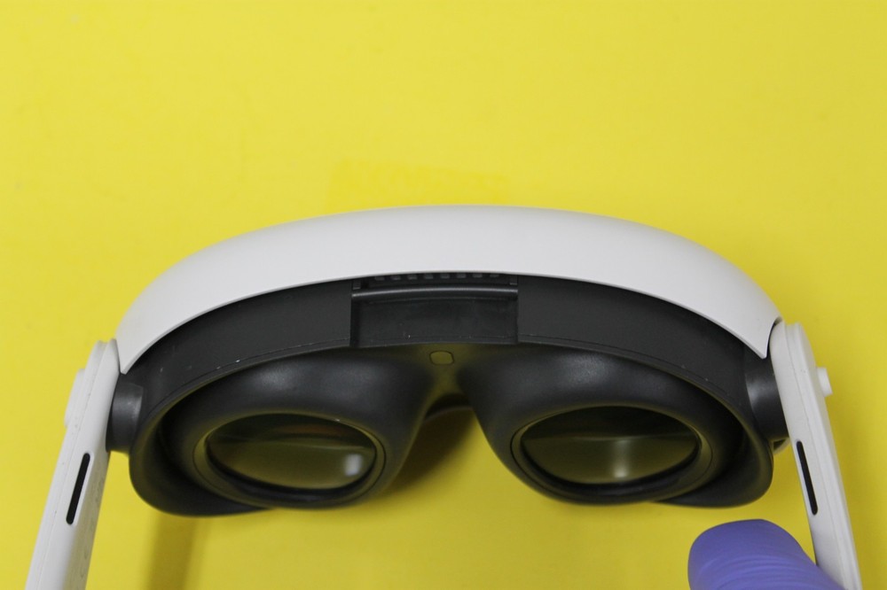 READ- Meta Quest 3 128GB VR Headset Only (No Controllers) Works Great!!!