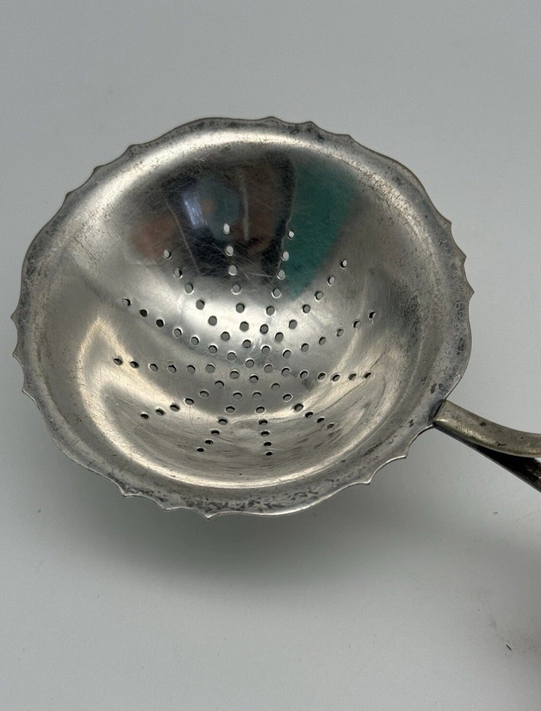 VINTAGE Tea Strainer Silverplate 3 Legged Handled ESTATE FIND