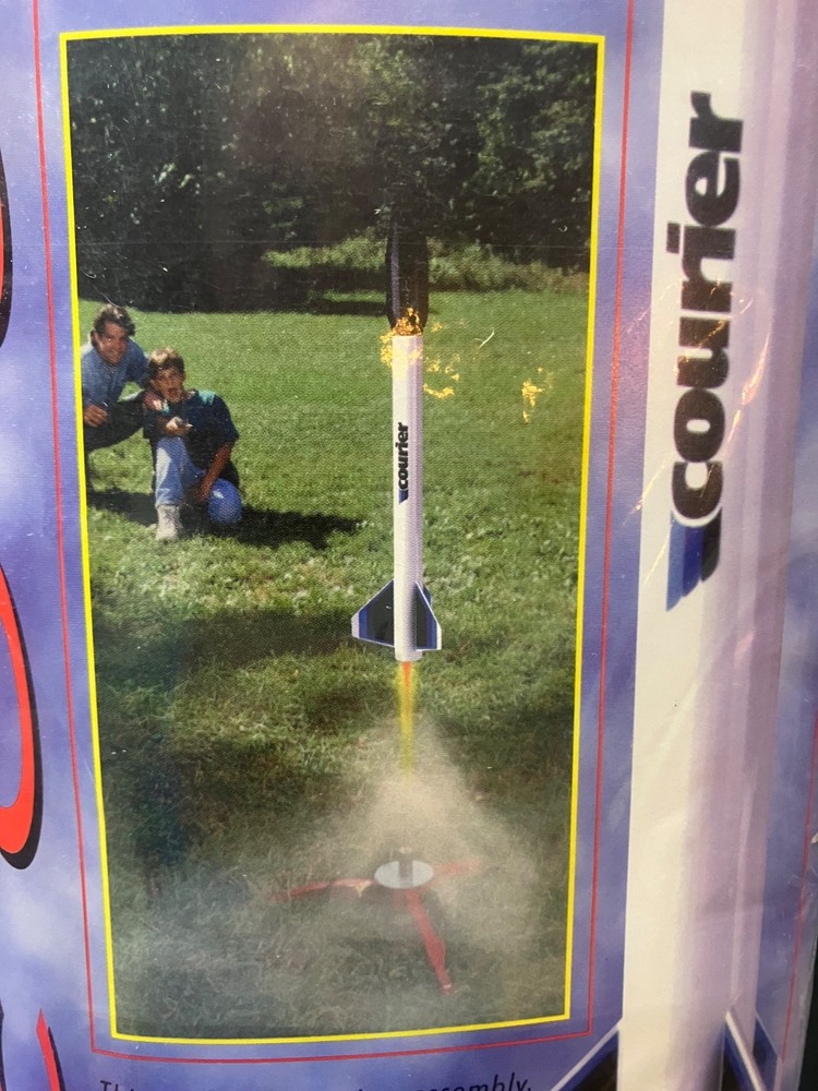 Quest Courier Egglofter Flying Model Rocket Kit - Sealed