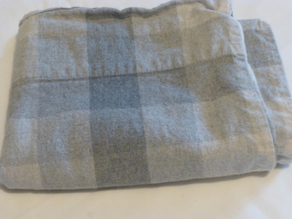 Gray Checked Flannel Pillowcase Portugal