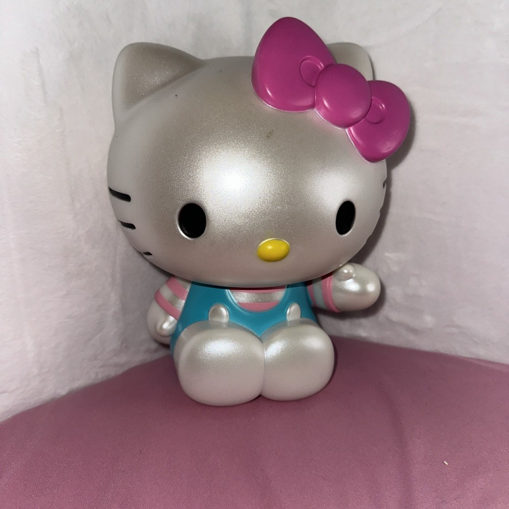 Hello Kitty - Hello Kitty Figural Bank