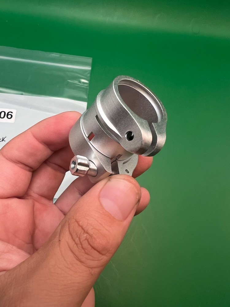 Autococker Clamping Feedneck