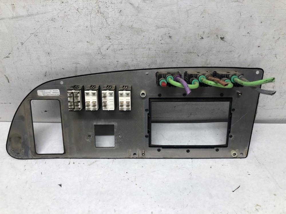 Peterbilt 587 SWITCH Dash Panel - Used | P/N S646132M03430