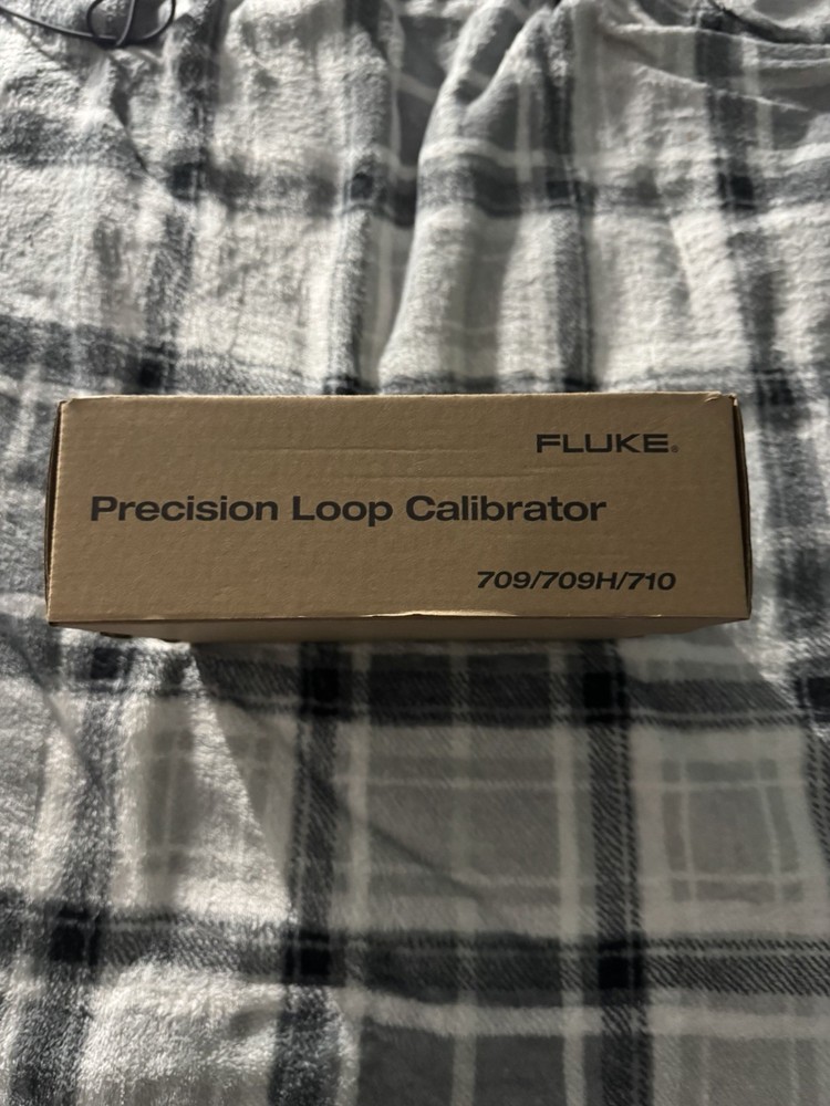 Fluke 709H Precision Loop Calibrator with HART Communications